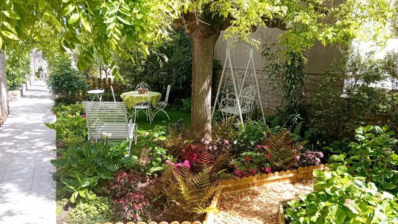 La Roseliere Maison Plain Pied Confortable Belle Decoration Jardin Magnifique 10 Mn A Pied Centre Ville Bayeux Proche Plages Du Debarquement Buitenkant foto