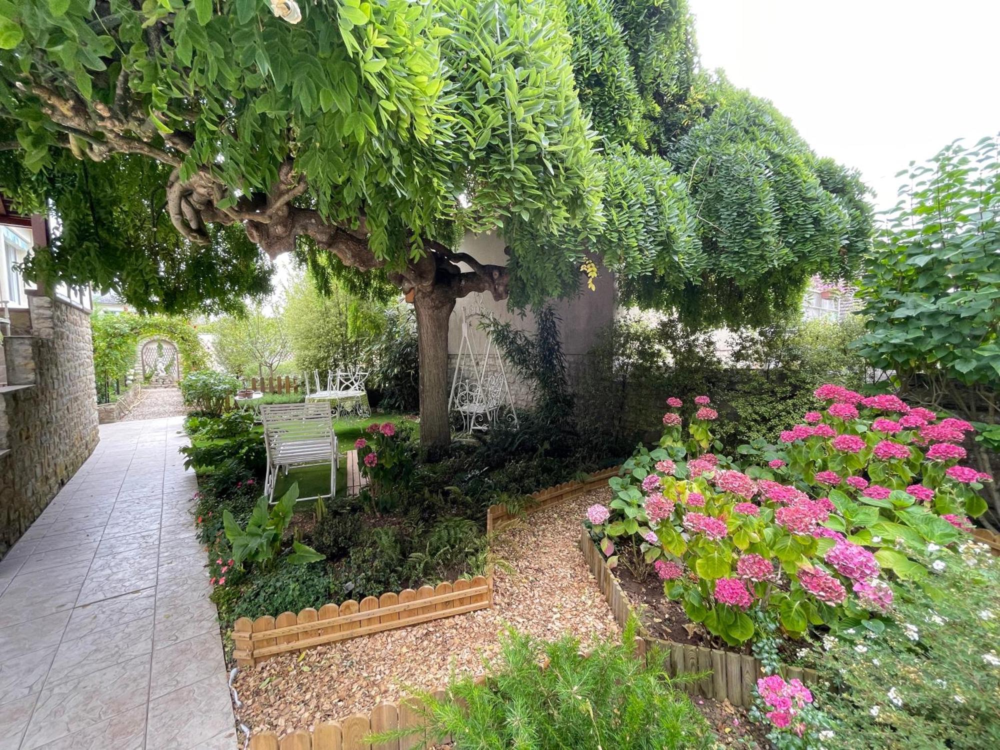 La Roseliere Maison Plain Pied Confortable Belle Decoration Jardin Magnifique 10 Mn A Pied Centre Ville Bayeux Proche Plages Du Debarquement Buitenkant foto