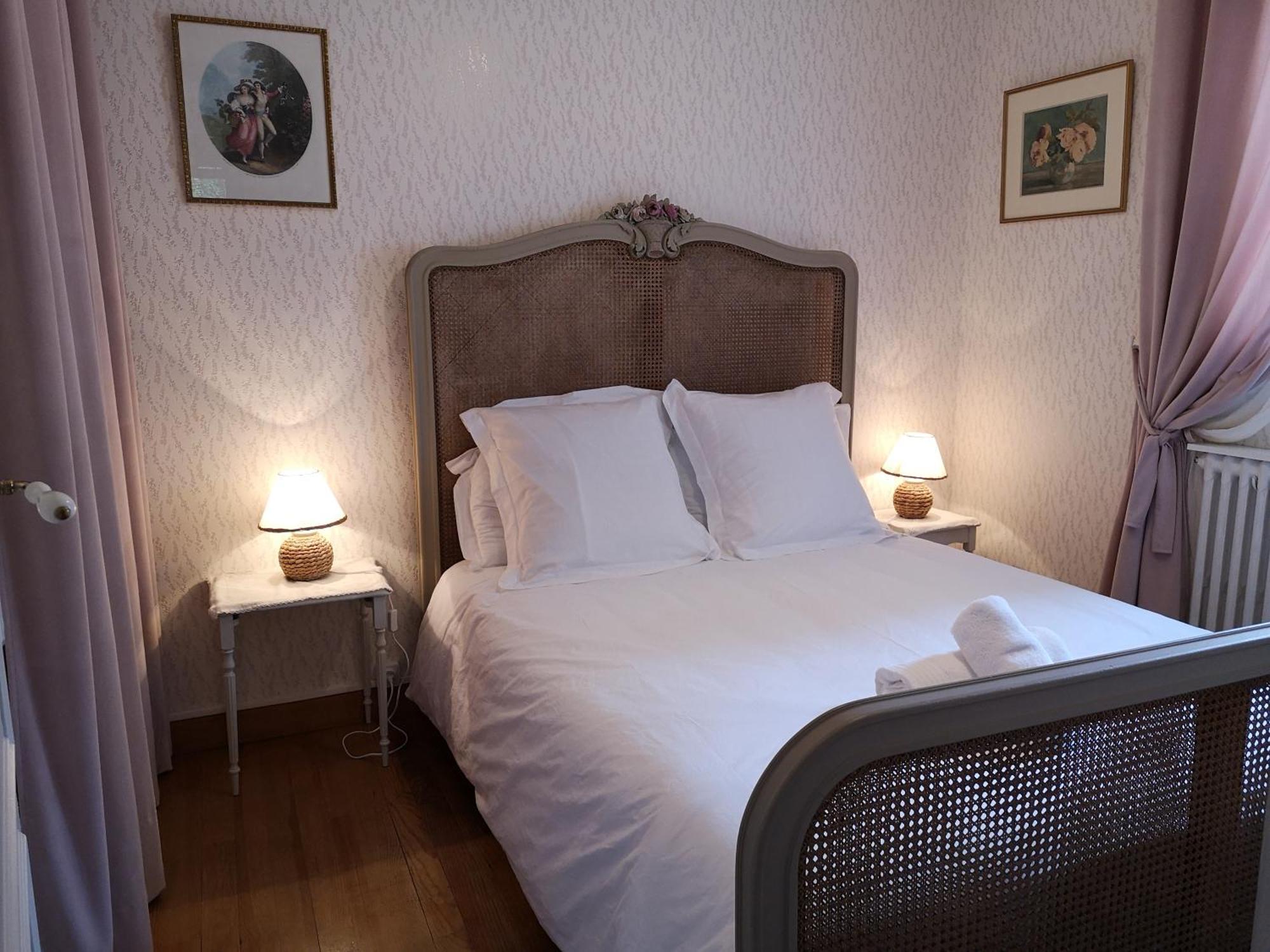 La Roseliere Maison Plain Pied Confortable Belle Decoration Jardin Magnifique 10 Mn A Pied Centre Ville Bayeux Proche Plages Du Debarquement Buitenkant foto